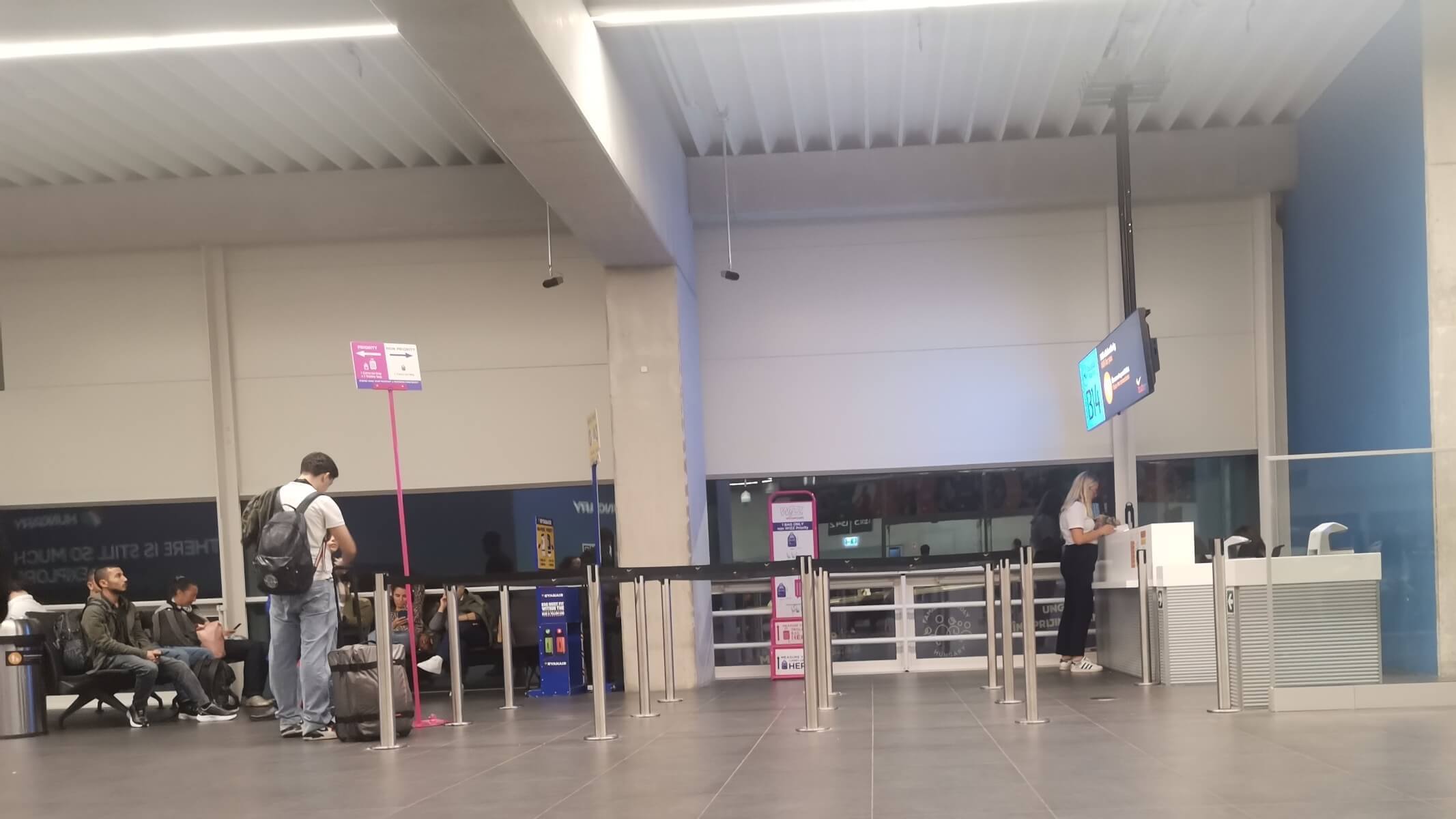 Airport Budapest Gate B14