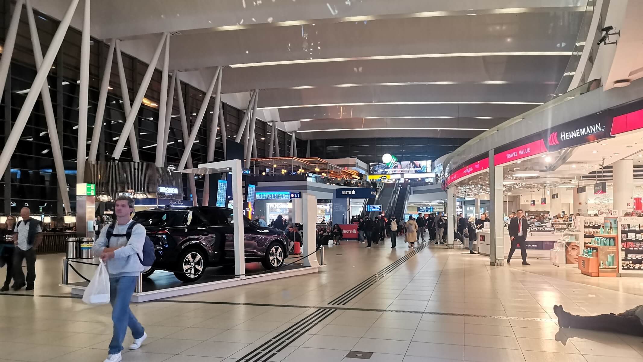 Airport Budapest SkyCourt