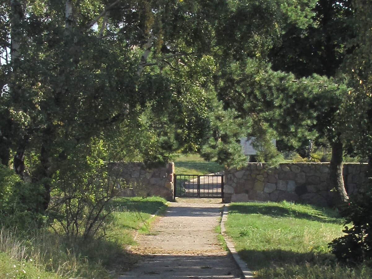 Baltijsk international cemetary