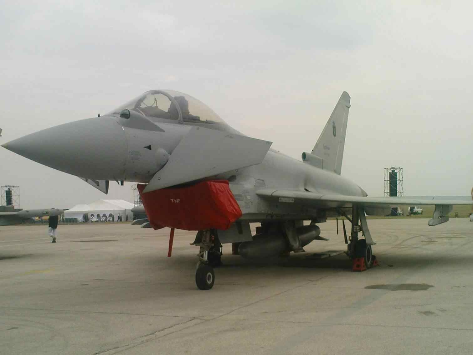 Aeromiting Batajnica 2009 Eurofighter  Typhoon