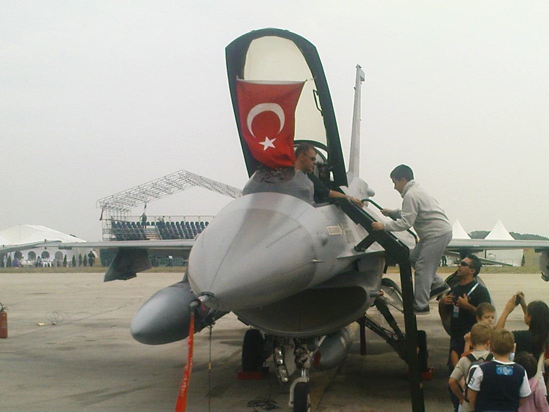 Aeromiting Batajnica 2009 turski F-16