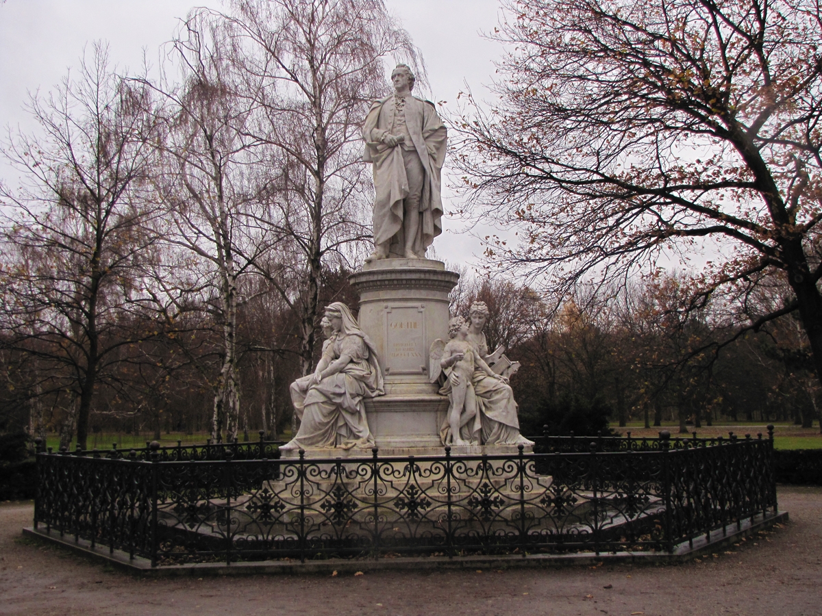 Berlin Goethe Denkmal