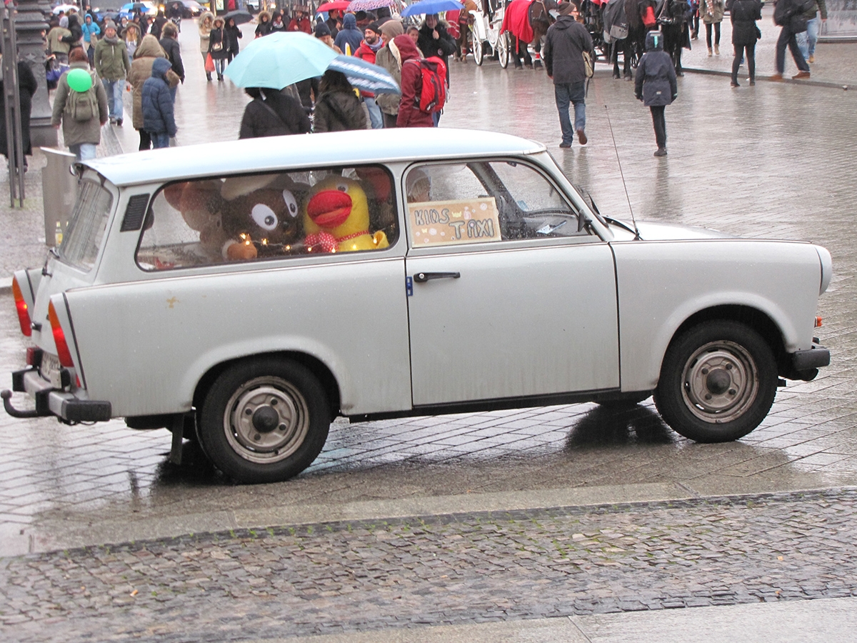 Berlin Pariser platz Trabant