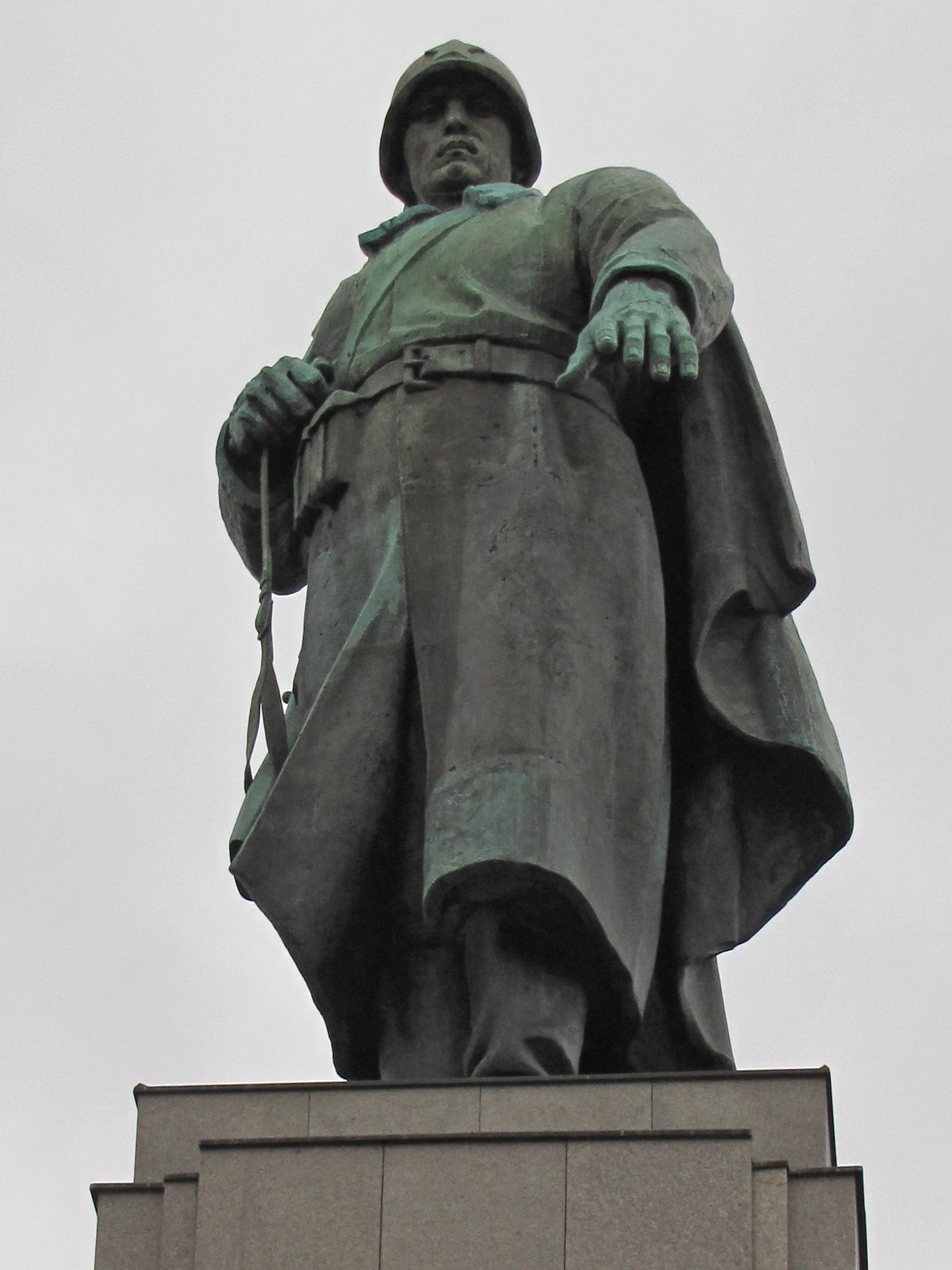 Berlin Soviet memorial Tirgarten  Soldier Statue