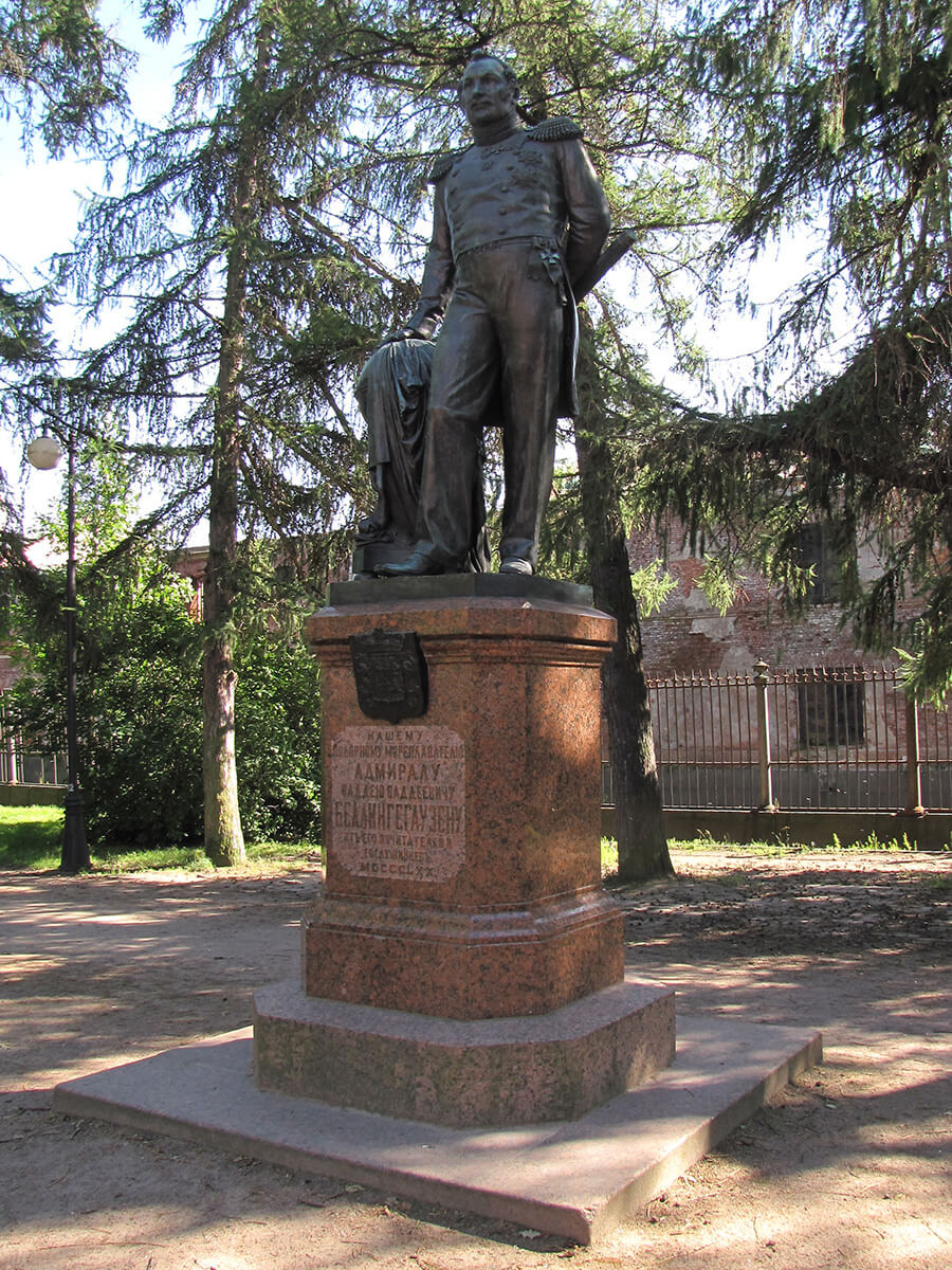 Kronstat - Spomenik Belingshauzenu