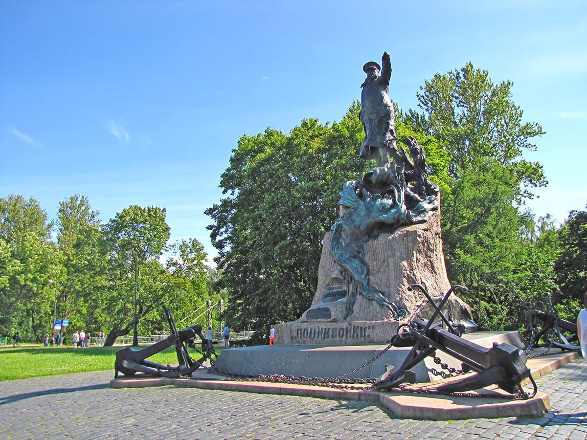 Kronštat - Spomenik admiralu Makarovu
