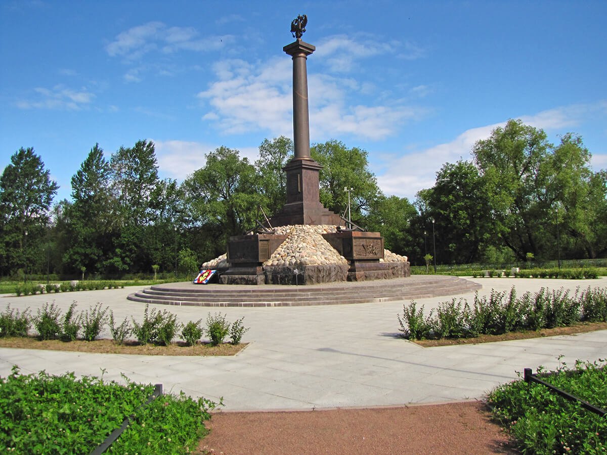 Kronštat-  Stela grad vojničke slave