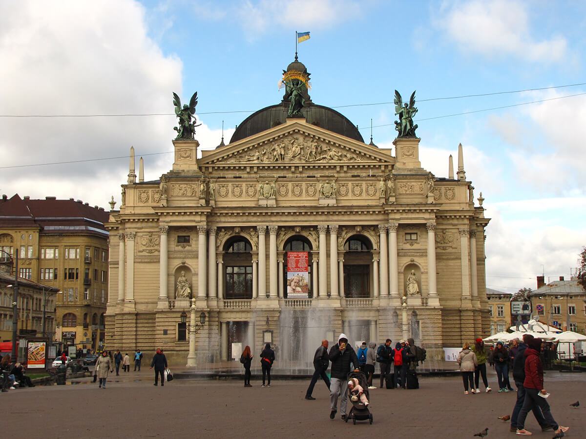 Lavov - opera