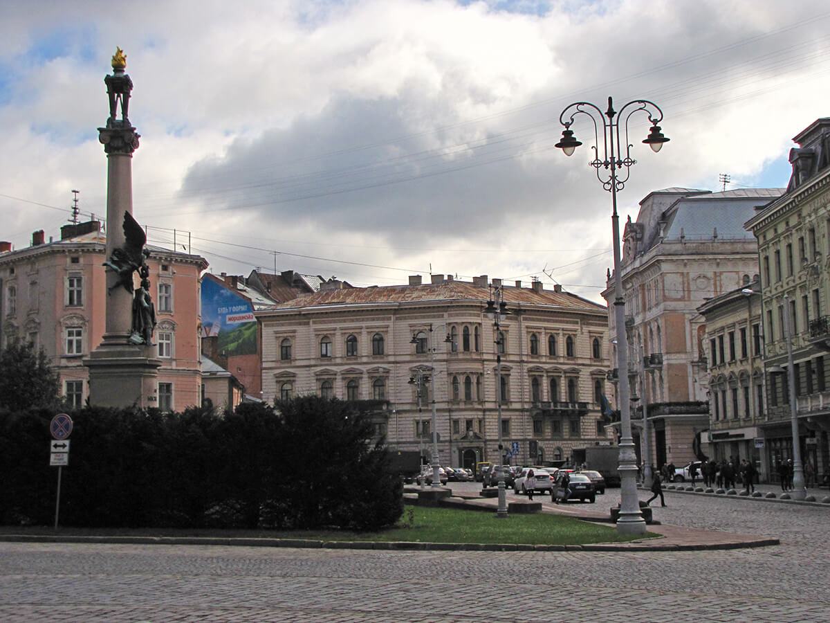 Lavov - spomenik Mickjevicu
