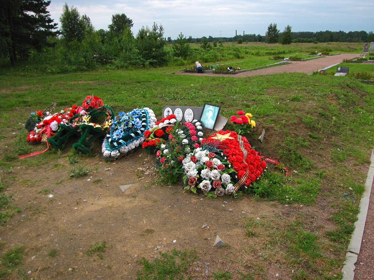 Nevsky Pyatachok bratskaya mogila