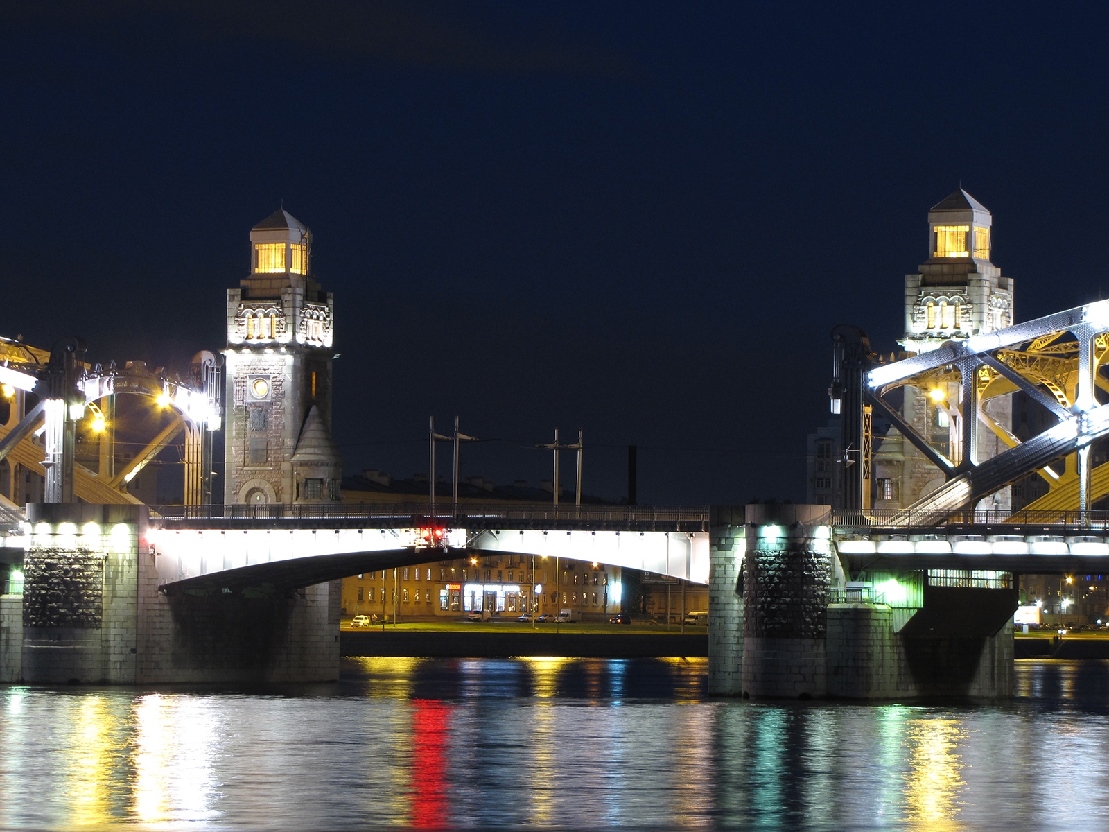 Noćni Sankt Peterburg Bashni Bolsheokhtinskogo mosta