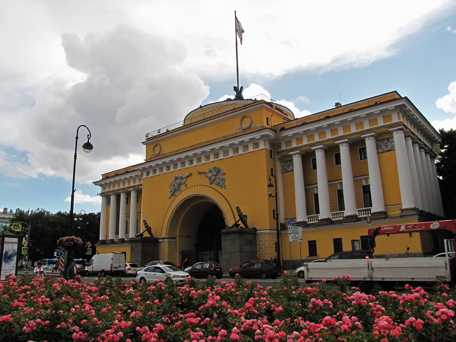 Sankt-Peterburg Admiraliteyskaya naberezhnaya Admiraliteystvo