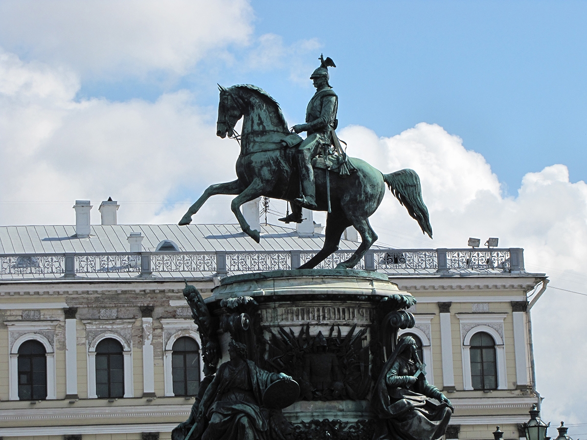 Pamyatnik Nikolayu I v Sankt Peterburge