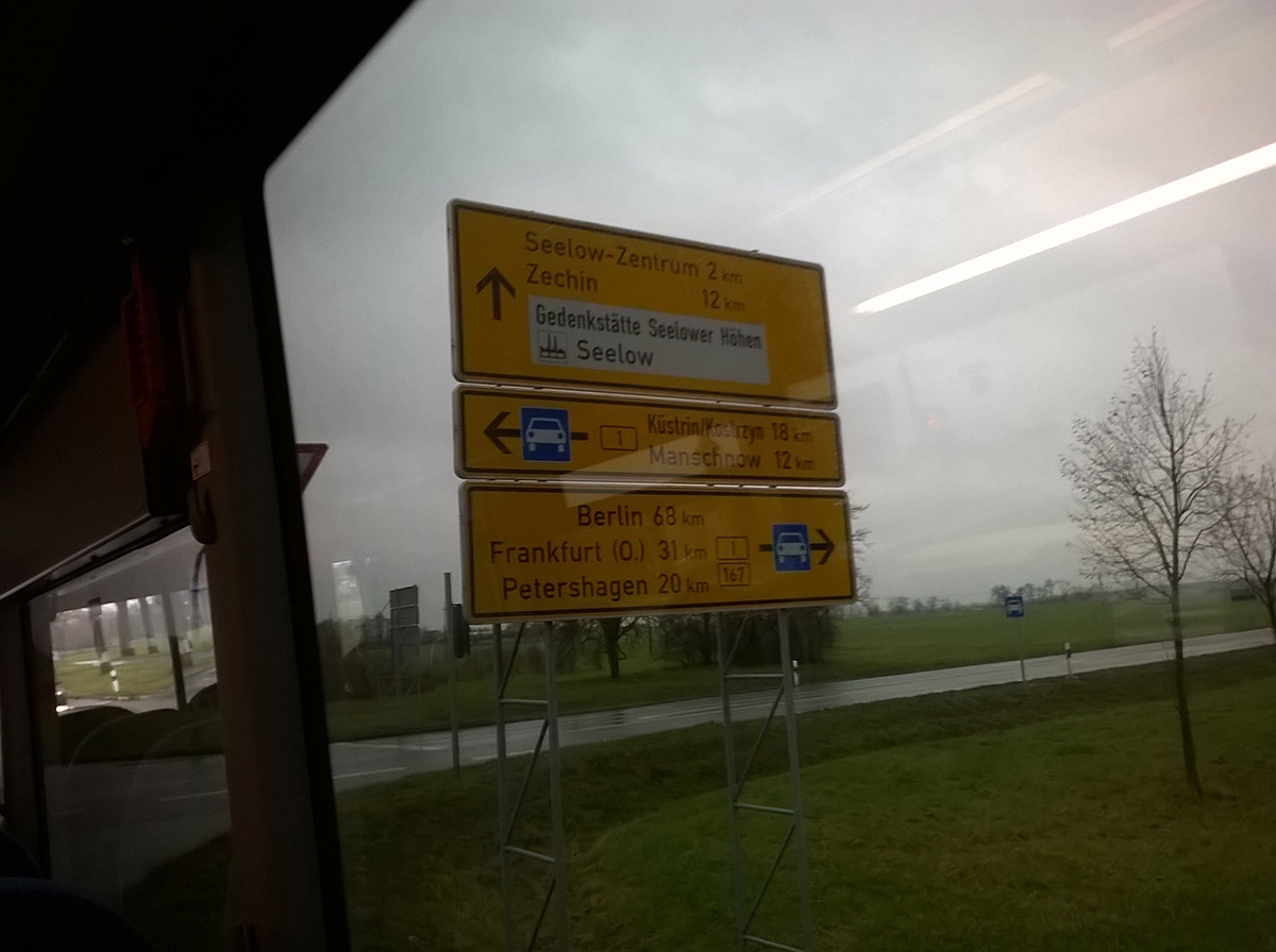 Traffic sign distance to  Seelow-Zentrum