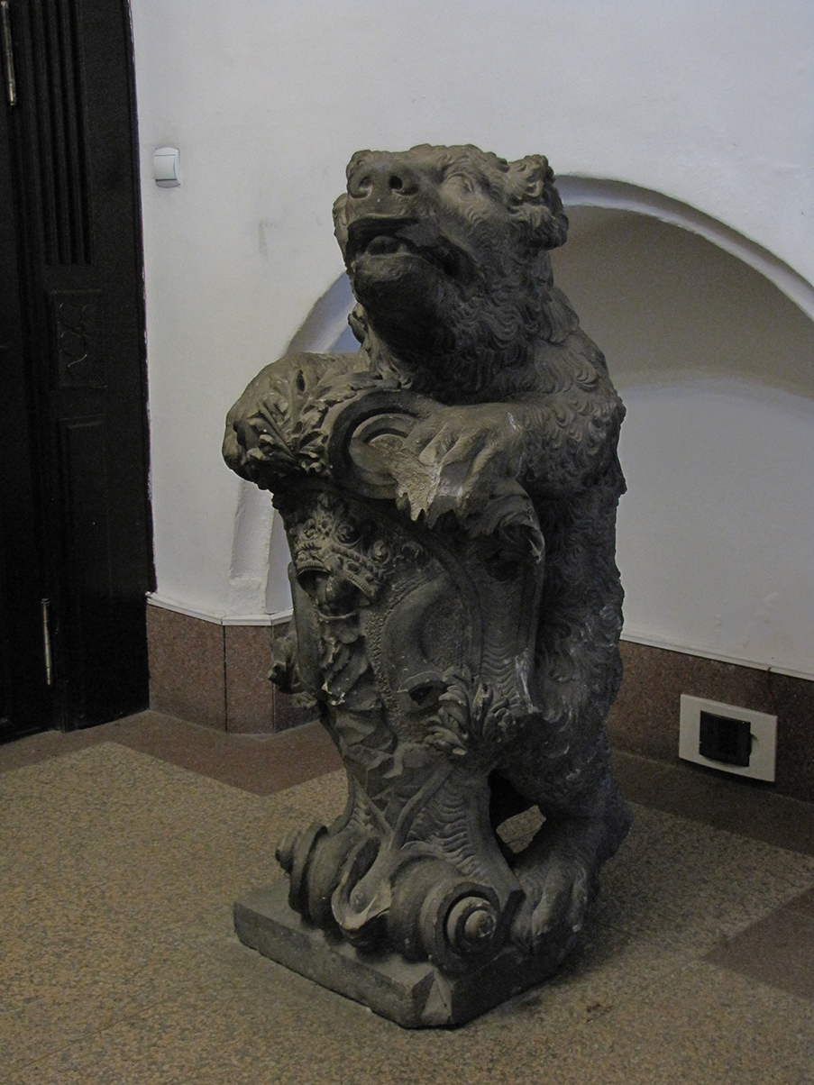 Muzej Kanta Kaliningrad_Kant_museum_beаr