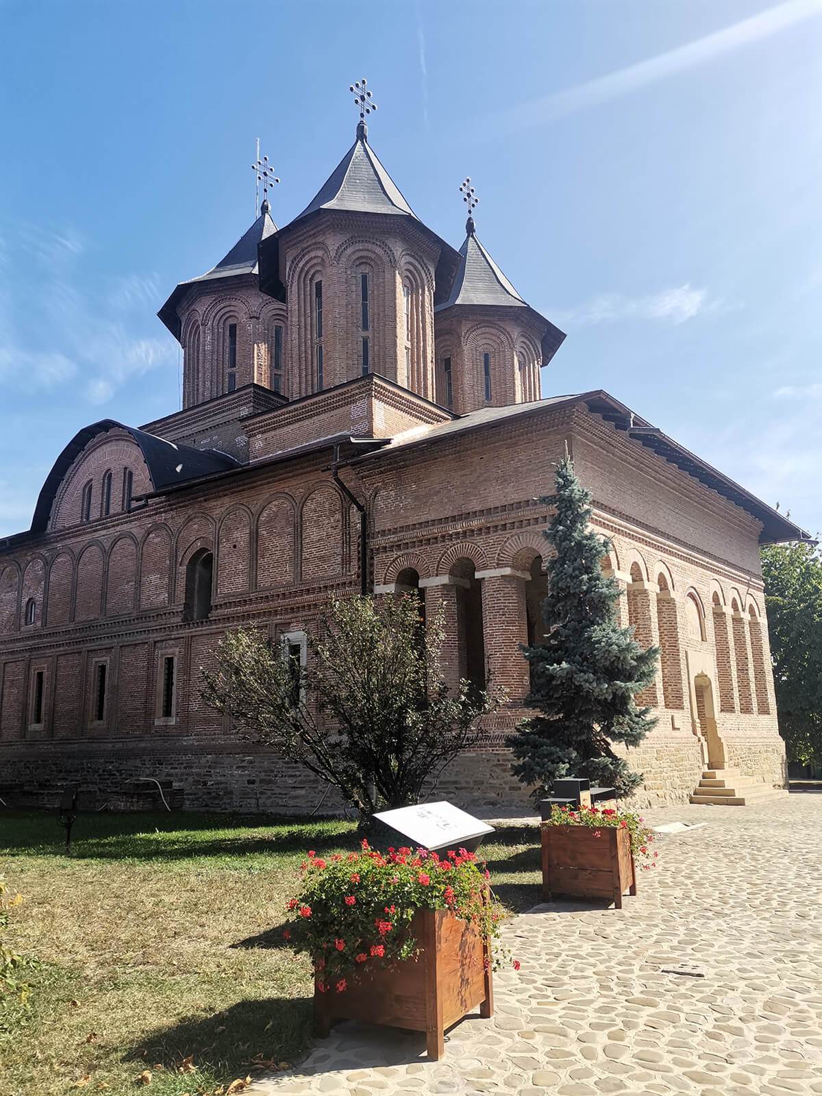 Trgoviste Velika knezeva crkva