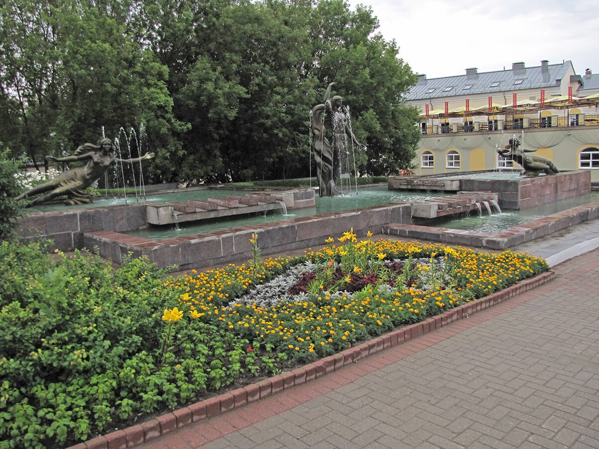 Vitebsk_fontan_sliyanie_treh_rek