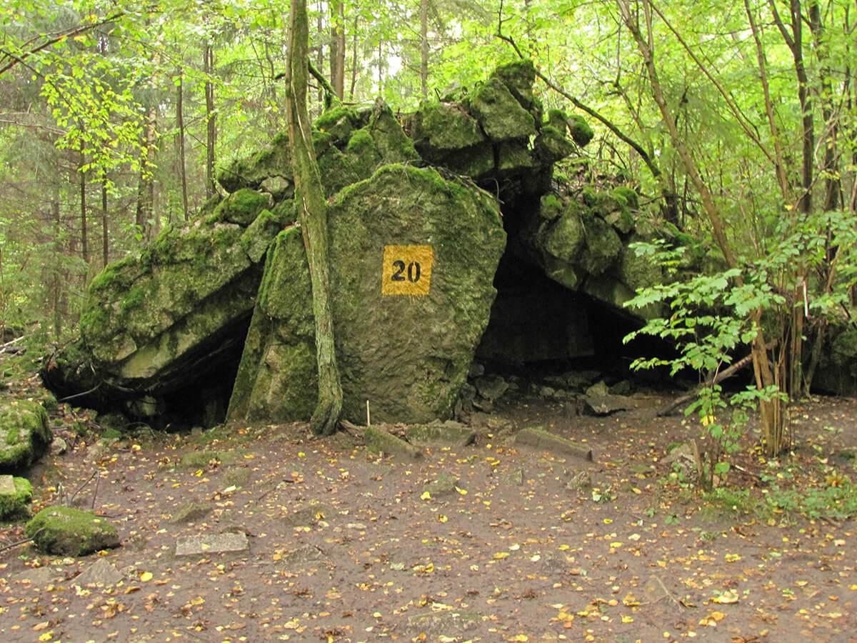 Vučja jazbina - Ostaci zgrade adjutanture