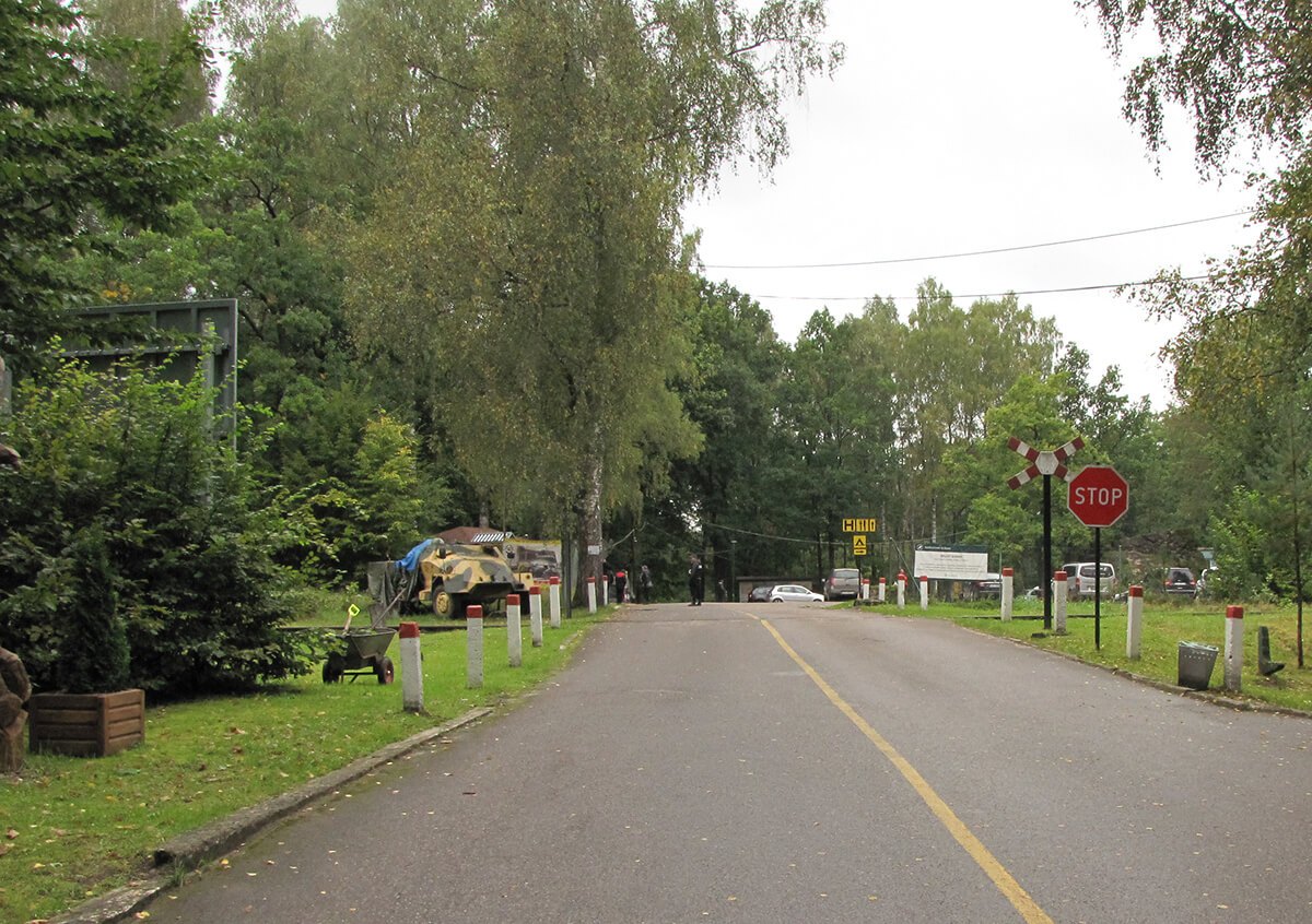 Vučja jazbina - Ulaz