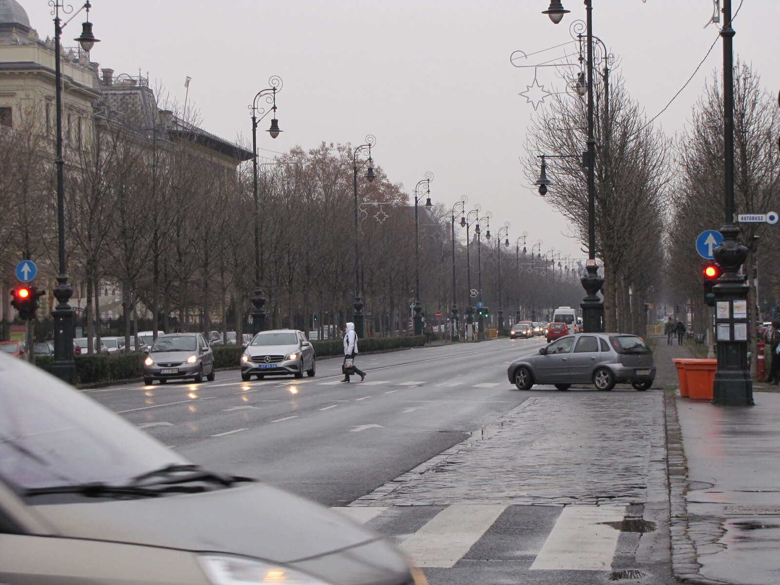 Andrasijev bulevar Hladna i tmurna Budimpešta